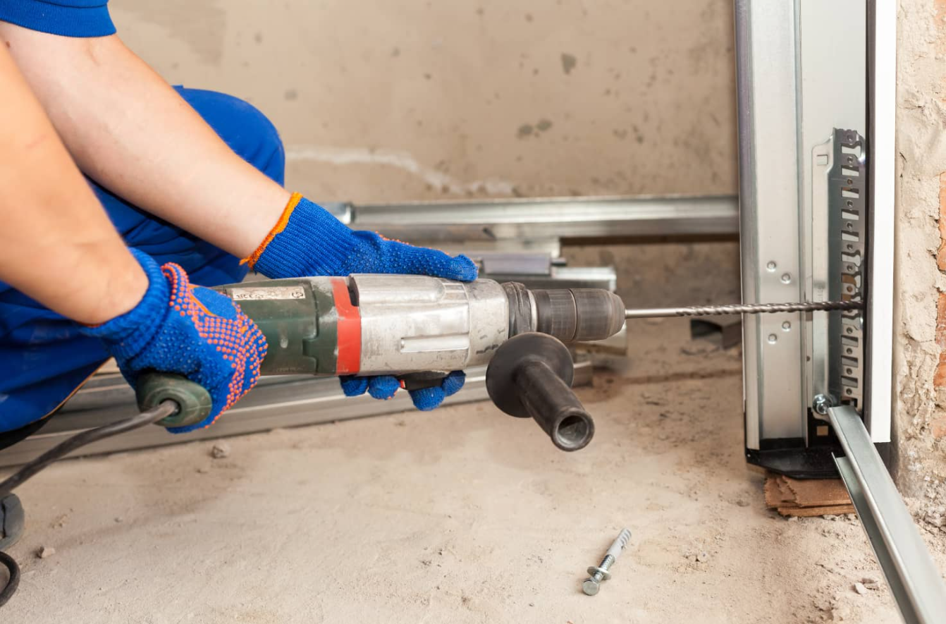 garage door track repair service by experts of Garage Door Repair Sarasota FL.