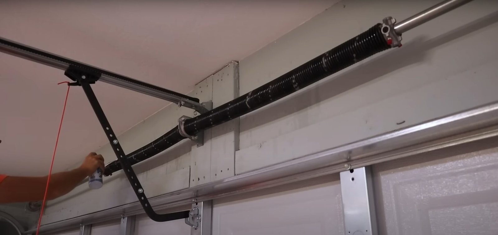 The Key Benefits of Professional Garage Door Spring Repair Services